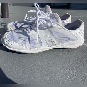 Size 6 nfinity vengeance - used